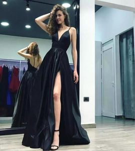 2018 Black Deep Vneck Aline Prom Gowns Spaghetti Straps High Slits Long Backless Court Train Satin Formal de noche 8195671
