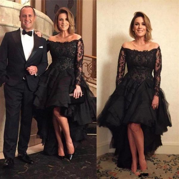 2018 Vestidos negros para la madre de la novia Fuera del hombro Mangas largas Apliques de encaje Cuentas Vestido de invitados de boda de niveles altos y bajos Even242g