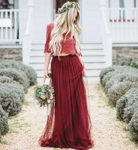 2019 Bohemio Vino tinto oscuro Dos piezas Vestidos de dama de honor Largo con cuello en V Medias mangas Encaje y tul Vestidos modernos de dama de honor