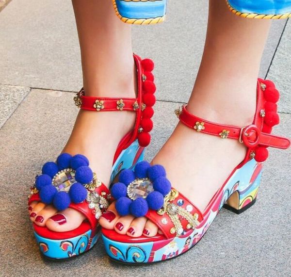 2018 sandalias de mujer de estilo bohemio zapatos de boda sandalias de tachuelas de diamantes de imitación sandalias de punta abierta pompón rojo mezcla de colores tacones altos