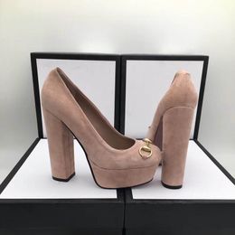 2018 Designer Ladies High Heel Shoes Punta estrecha Bowtie Metal Bee Zapatos de lujo Bombas de moda de cuero genuino New Spring Calzado Zapatos