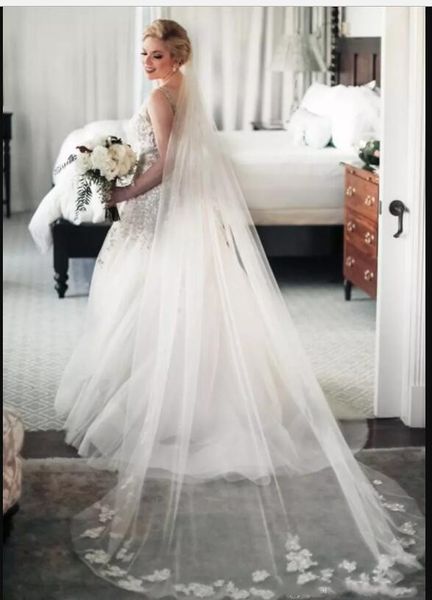 2018 Voiles De Mariée Accessoires De Cheveux De Mariage Blanc Ivoire Long Cristal Perlé Dentelle Appliques Tulle Cathédrale Longueur 3 M Voile D'église Avec Peigne