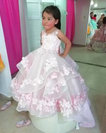 2022 Pink Cute Girls Vestidos del desfile Cuello de joya Sin mangas Apliques de encaje 3D Floral Vestido de fiesta Volantes Tul con gradas Vestidos largos de niña de las flores Vestidos de primera comunión