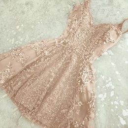 2018 Charming A-Line Crystal Short Homecoming Vestidos Nuevos apliques de encaje Mini correas espaguetis Vestido de cóctel barato Summer Party Wear BA6157