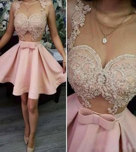 2018 goedkope cocktailparty jurken blush roze nek zie hoewel applique kralen kristal afstuderen korte mini -homecoming meisjes 4261194