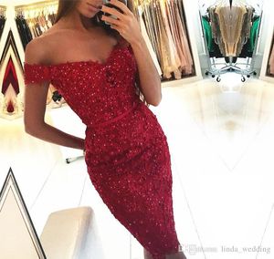2019 pas cher sexy robe de cocktail rouge épaules dénudées courte semi-tenue de club robe de soirée de retour grande taille sur mesure