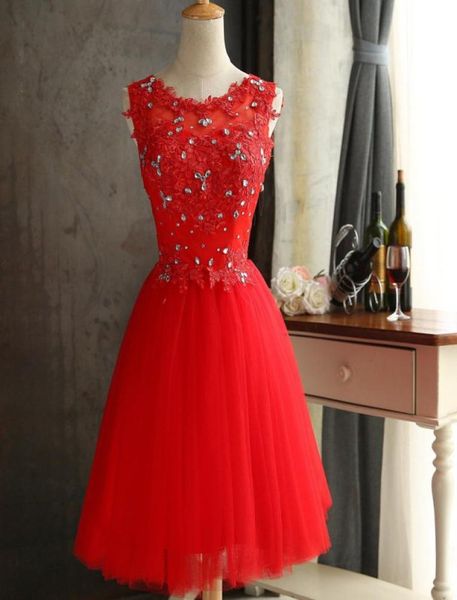 2018 Robe de retour à la fête de Crystal Red Crystal Sexy pas cher avec appliques Lace Up pour Girls Juniors Graduation Prom Prom Formal Gown6405297