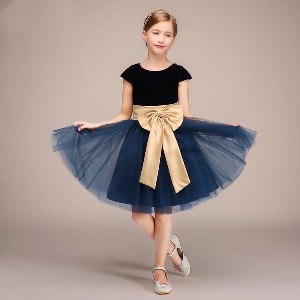 2018 Robes De Fille De Fleur Classiques Une Ligne Jewe Cou Volants Manches Robe De Demoiselle D'honneur Junior Ruché Tulle Ceinture Longueur Au Genou Longue Tenue De Cérémonie