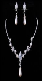 2018 Crystal Drop Pearls collier plaqué argent boucles d'oreilles imitation ensembles de bijoux de mariage pour mariée demoiselles d'honneur femmes Bridal Accesso5566247