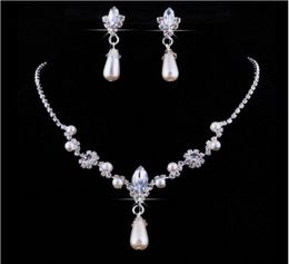 2018 Crystal Drop Parels verzilverde ketting Imitatie oorbellen Bruiloft sieraden sets voor bruid Bruidsmeisjes vrouwen Bruids Accesso5353298