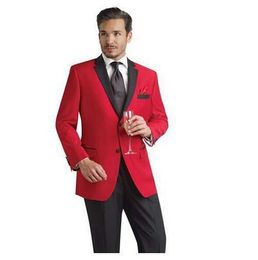 2018 Custom Made Slim Fit Red Party Jacket Groom Tuxedos Black Notch Lapel Best Man Trajes de boda para hombres Traje de padrinos de boda (Chaqueta + Pantalones + Corbata)
