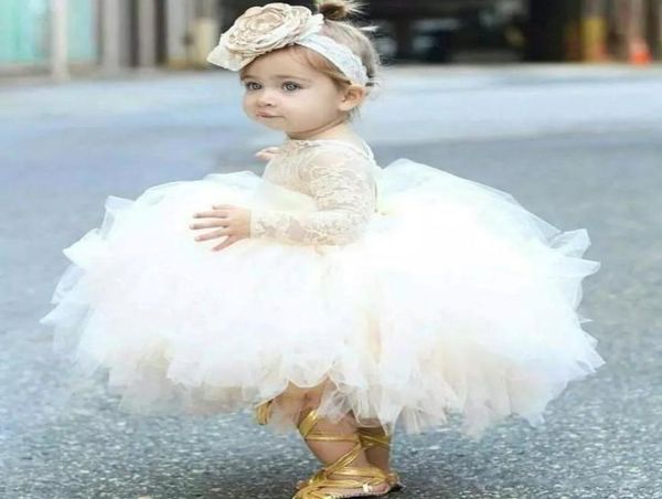 2018 mignon bébé fille robe de baptême robe de baptême bijou cou manches longues corsage en dentelle volants robe de bal jupe enfant en bas âge pageant dre4720763