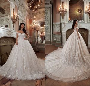 2020 Diseñador Fuera del hombro Vestidos de novia Vestido de bola de lujo Apliques Vestido de novia de encaje Capilla Tren Vestidos de novia