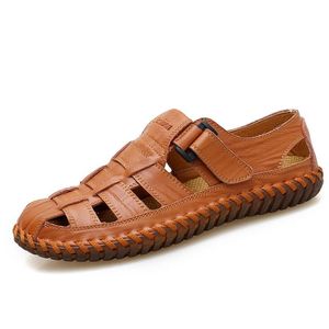 2018 designer stijl man sandalen casual platte hakken gespleten lederen mannelijke retro strand slipper mannen Romeinse zomer schoenen