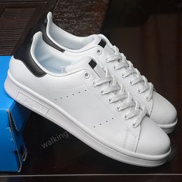 Stan Smith chaussures de course pour hommes femmes designer baskets basses irisé blanc vert luxuriant rouge métallique argent triple noir marine hommes formateurs baskets de marche en plein air