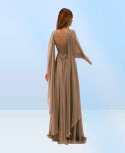 2018 Elegant Chiffon Illusion Back Mother of the Bride Dresses con perlas de apliques de encaje Ruchada V Neck Mother Groom Vestido Plus Size5819239