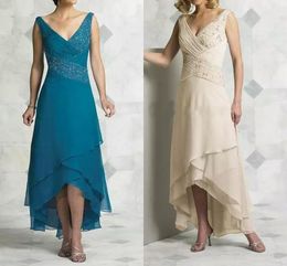 2018 elegante sexy v-hals moeder van de bruid jurken plooien kralen chiffon thee lengte hoge lage turquoise formele avondjurken prom jurken