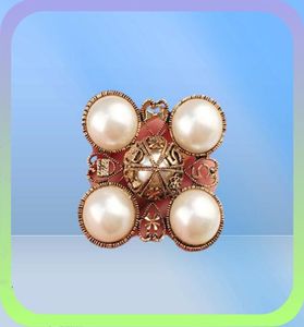 2018 Fashion Small Fragrance Bow Pearl Crystal Pearl Brooch Bijoux coréen Femmes039 Collier Collier coréen V8224932