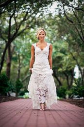 Robes de mariée en dentelle complète de style country pluging en V manches de capuche en V Vintre une ligne Vintage sur mesure de robes nuptiales sur mesure