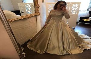 2018 Gold Quinceanera -jurken Ball Jurk Bateau Lange Mouw Sweep Train Prom -jurken met kanten applique satijnen avondjurken6940065