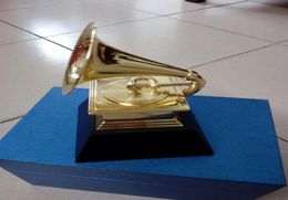 Premios GRAMMY 2018 11 Tamaño real 23 cm Altura Premios GRAMMYS Gramófono Trofeo de metal Colección de recuerdos 1490925