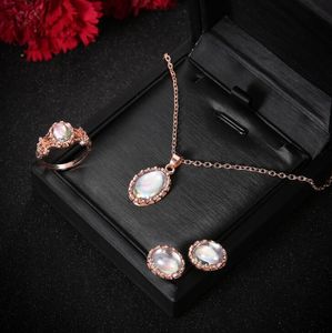 2018 Hoge Kwaliteit Shiny Bridal Sieraden Bruiloft Bruids Rhinestone Accessoires Ketting en Oorbel Oor Stud Style 4 Stuks Sets 18K Gold