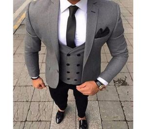 2018 Dernières couères Pant conceptions fumer les hommes gris combinaison slim fit 3 pièces Tuxedo Groom Style Suits de style personnalisé Blazer Terno Masculino9311561