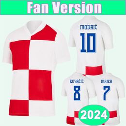 2024 Croatie Mens Soccer Jerseys Modric Kovacic Kramaric Vida Majer Juranovic Pasalic Petkovic Home Football Shirts