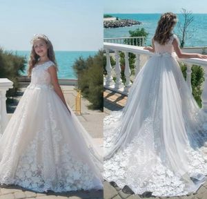 Nouveau petit gâteau de dentelle Jardin robes fille fleur pour les mariages Boho Little Fashion bébé Communion robe à bas prix une ligne pour enfants __gVirt_NP_NN_NNPS<__ Tenue de soirée