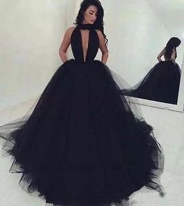 2020 Nieuwe Diepe V-hals Sweep Trein Prom Party Gowns Custom Made Simple Arabic Sexy Backless Ball Town Black Tulle Prom Dresses Long Ruched