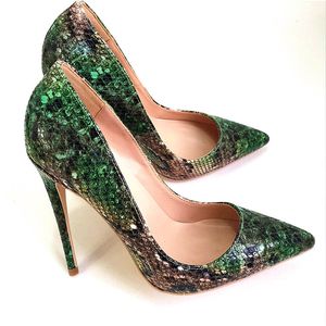 2018 nouveaux imprimés verts, serpents, talons hauts fins et pointus, mode sexy, chaussures pour femmes de banquet décontractées, personnalisées 33-45 yards.