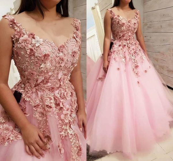 2018 Nuevos vestidos de quinceañera de color rosa sexy y sexy Pétalo de rosa Flores hechas a mano Una línea Cuello en V Hasta el suelo Estilo árabe de Dubai para vestidos de fiesta de graduación