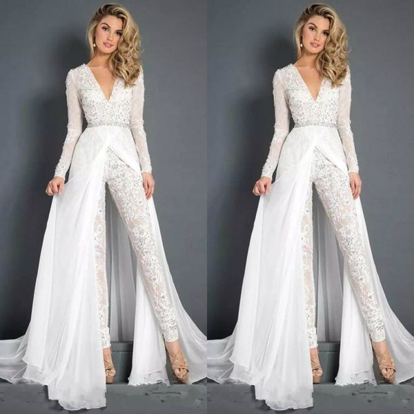 2019 Nouvelle Dentelle Robes De Mariée En Mousseline De Soie Combinaisons Avec Overskirt Modeste Col En V À Manches Longues Ceinture Perlée Plage Casual Combinaison Robes De Mariée