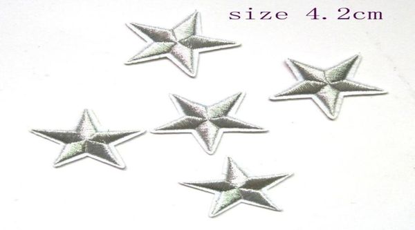2018 Nuove toppe per abbigliamento Parches 100 pezzi Mini argento metallizzato Ferro 5 stelle Applique Stiratura vestiti Patch Decorazione3962572