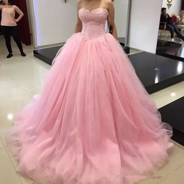 2018 Nouvelle Princesse Robe De Bal Sweet 16 Party Robes De Quinceanera Jupe Rose Chérie Corset Volants Plus La Taille Robe De Bal Robe De Bal Q56