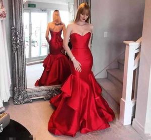 2018 Nieuwe sexy sexy rode prom -jurken strapless back veter sweep trein formele promjurken zeemeermin zomer mouwloze feest avondjurken4712522