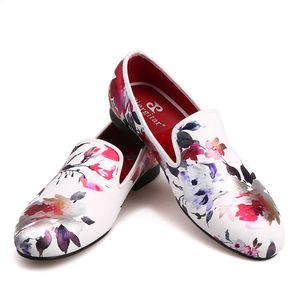 Mocassins faits à la main pour hommes, nouveau style, couleur blanche, imprimé fleur dorée, style chinois, chaussures de mariage et de fête, plates à la mode