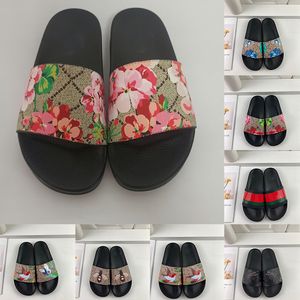2022 Diseñadores Zapatillas para hombres Mujeres Diapositivas florales Mujer Pisos Plataforma Sandalias Goma Brocado Gear Bottoms Chanclas Rayas Causal Zapatos Mocasines
