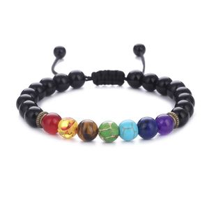 2021 Hilos de cuentas Siete chakras Energía Piedra Cadena de mano de ojo natural verde y dorado Brazalete tejido ajustable Brazalete de yoga de roca de lava