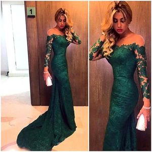 2018 Sexy Goedkope Emerald Groene Lange Mouwen Mermaid Avondjurken Illusie Mesh Top Off Shoulder Sweep Train Full Lace Prom Avondjurken