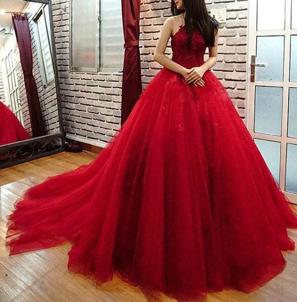 2021 Sexy Rouge Foncé Robes De Bal Illusion Dentelle Appliques Cristal Perlé Tulle Puffy Plus La Taille Formelle Parti Porter Creux Dos Robes De Soirée