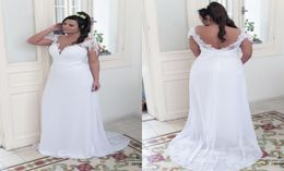 2018 Sexy Deep V coude ouvert robes de mariée plus taille applique en dentelle plage élégante avec manches courtes en mousseline de soie