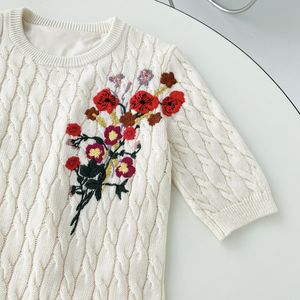 2022 Autumn ronde nek gebreide bloemenprint borduurwerkjurk wit 1/2 halve mouw korte casual jurken d2O312815