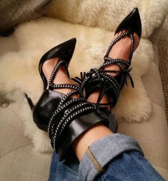 2018 Summer Fashion Date Bout Pointu Toe Cut Out Bottes À Talons Sexy Chaînes Décorées En Cuir Noir Talon Aiguille Cheville Bottes De Femme