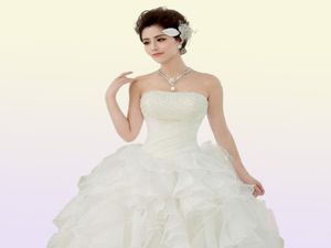 Robes de mariée sans bretelles d'été 2018 Blancs de balles sans manches blanches de la princesse blanche sans manches