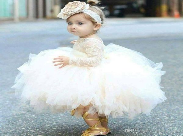 2018 Vintage Lovely Lovely Baby Baby Infante Baptismo Baptismo ropa Vestidos de niña de flores con mangas largas Tutu Ball Gowns Girls PAG3031328