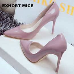 2018 femmes chaussures pointues pompes pompes en cuir verni robe chaussures haute talons chaussures de bateau Mariage Zapatos Mujer 10cm / 7cm / 4cm