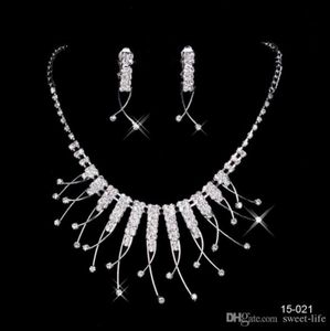 2019 15021 Collar de pendientes de cristal de diamantes de imitación santos Juego de langosta de la fiesta Bridal Schasp Jewel Behic Jewel para PROM EUGINI6364509