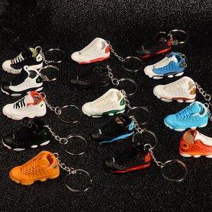 Porte-clés de chaussures de sport 3D, mignon, basket-ball, clés de voiture, pendentif de sac, cadeau, plusieurs couleurs, 2020