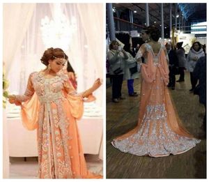 2019 Aline Lace Appliques Arabische mode Kaftan Avondjurken Lange mantan Silver kralen glanzende kaftan Backless Robe prom PA1096250